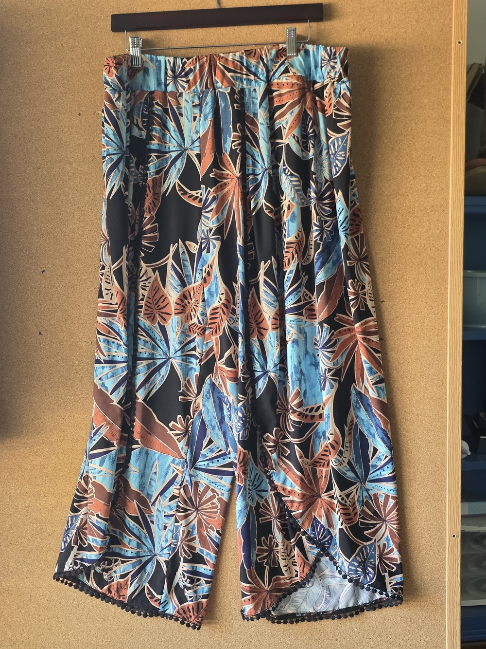 Robert Louis 3X Tropical Leaf Wide Leg Palazzo Pants Black Trim Stretch